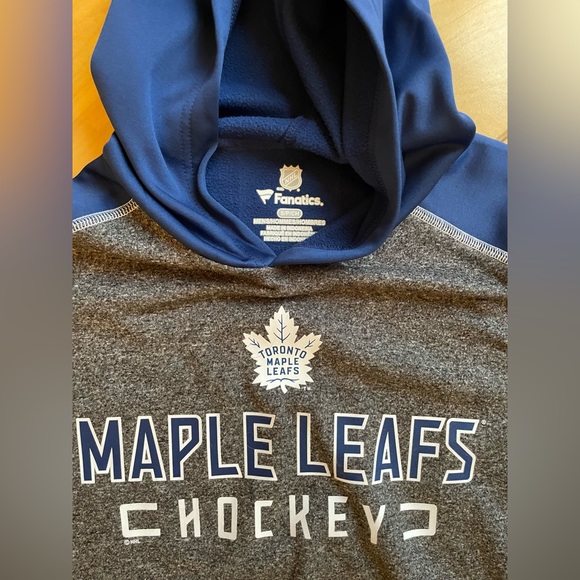 Maple Leafs hoodie - Picture 2 of 3